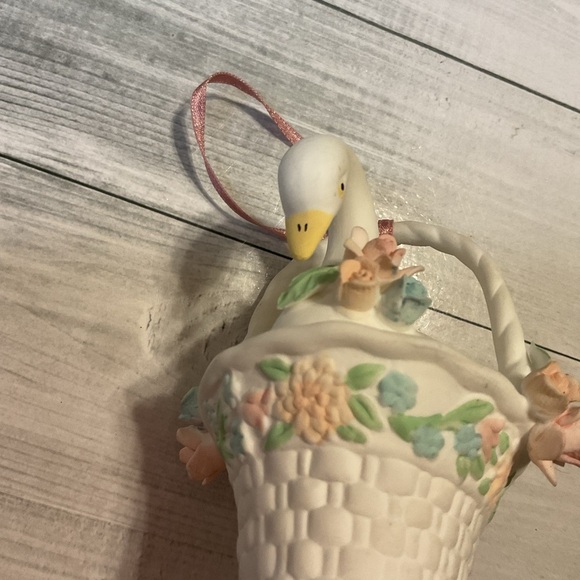 Elegant Swan Basket with Floral Accents ivory fine bone china decor - Picture 7 of 9